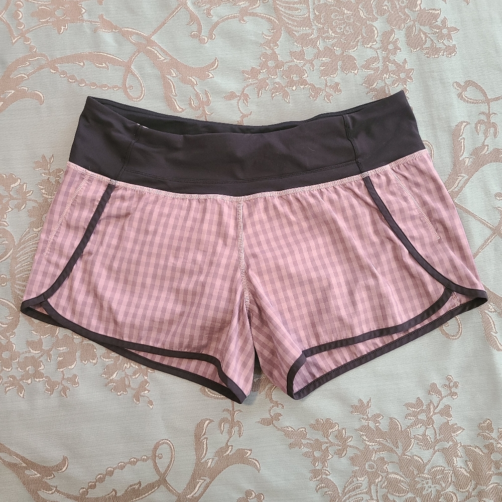 Lululemon Run Times Short 4 Way Stretch Gin Gin Gingham Mauvelous/Purple Size 8